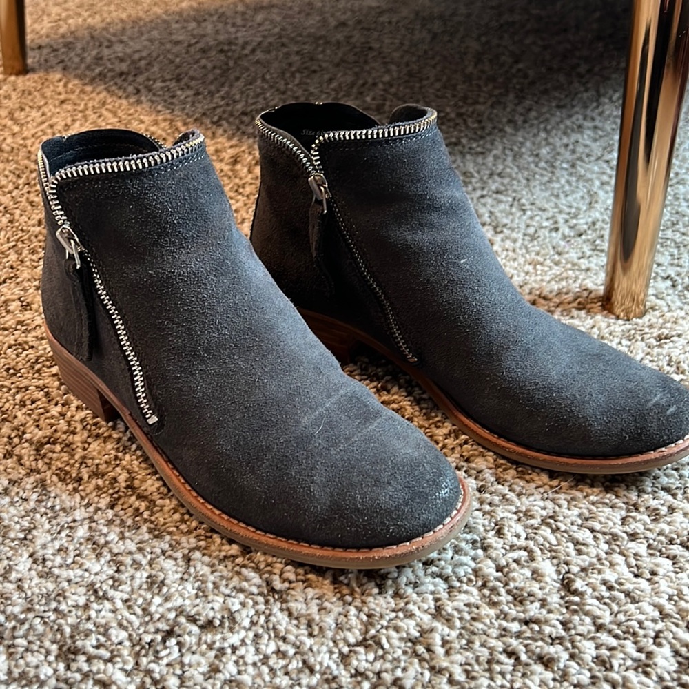 Dolce Vita gray booties